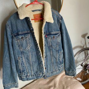 Levi's Sherpa Lined Denim Boyfriend Jacket NWOT